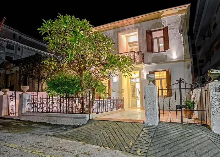 Arhondiko Apartment Vs Rhodes Town